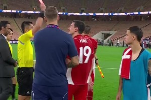 非常不滿！印尼球員賽后怒噴馬寧，馬寧不慣著直接出示紅牌！