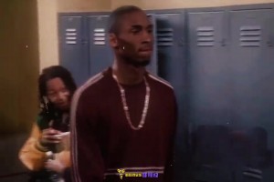 視頻拍攝于1995年，17歲的科比略顯青澀！