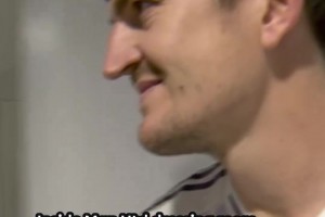 邁尼昂精彩的腳下技術(shù)，令佛羅倫薩球員無(wú)可奈何