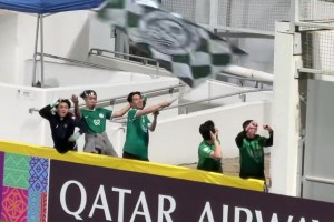 火藥味！現(xiàn)場實拍：國安球迷遭大埔球迷瘋狂挑釁??