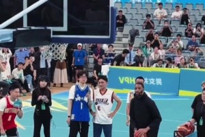 麥迪演砸了！現(xiàn)身上海交大，秀3分6投不中，35秒13分的神退了...