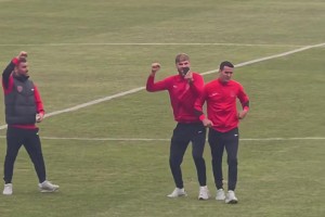 自己不爭(zhēng)氣??！賽前蓉城球員得知海港輸球后高興壞了