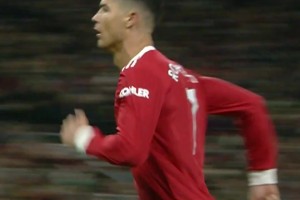 憶往昔！C羅當(dāng)年對陣布萊頓的進(jìn)球