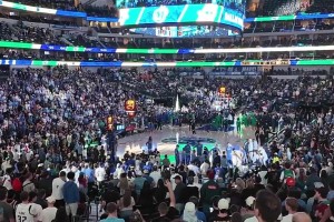 MVP！獨(dú)行俠主場居然有這么多的SGA球迷，不停為他歡呼