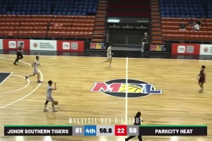 教練疑似拿戰(zhàn)術板襲擊女裁判，這是有意還是無意的?。? >
                                        </div>
                                    </div>
                                                                        <div   id=