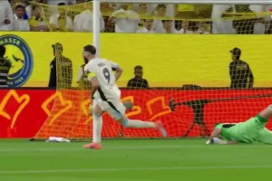 勝利0-1落后！吉達聯(lián)合快速反擊，本澤馬第15分鐘破門！