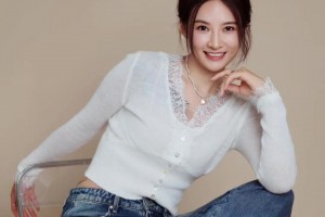 有點美?。∏芭@球員石一童的牛仔褲穿搭：精神小妹前來報到~