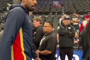 寸頭造型！小喬丹與空接之城老搭檔保羅擁抱致意??開心聊天~