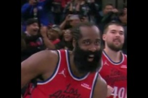 ??表情包誕生！小卡絕殺之后，哈登這個(gè)表情也太搞笑了！