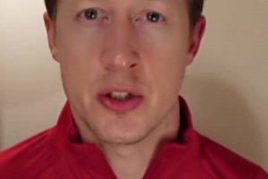 英國足球哥：蓉城球迷對阿奇姆彭種族歧視…真惡心一點素質都沒有