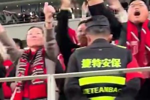 蓉城球迷怒噴：和誰有仇你們輸誰要不要臉？蹇韜：輸球又怎么樣！