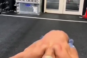 文班亞馬劈叉那一刻真的驚呆了，這可是和姚明一樣高的人啊