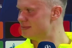 名場(chǎng)面！齊達(dá)內(nèi)：歷史最強(qiáng)球隊(duì)是薩基的米蘭，擁有眾多超級(jí)巨星！