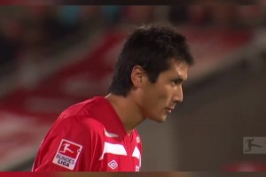 邵佳一即將出任國家隊(duì)主帥，當(dāng)年留洋一腳任意球驚艷德國