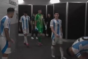 誰最可愛？網(wǎng)友當年惡搞兒童版歐冠決賽拜仁vs巴黎！