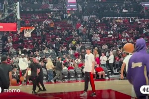 這也差太多了吧？網(wǎng)友對比楊瀚森和姚明訓(xùn)練中的動作速率