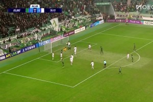 靈巧！國安角球開出，塞爾吉尼奧背身機敏一蹭破門