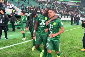 實拍：亞冠大勝對手止頹勢，賽后國安教練席如釋重負