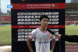 向余望：重慶！中超回來了??！哦不對，中超！重慶回來了！