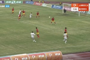 銅梁龍打破僵局！隊(duì)友傳中給向余望沒(méi)頂著，卡里略二點(diǎn)頭球破門(mén)！