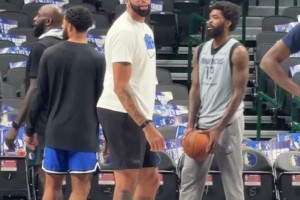 達(dá)拉斯的伙食這么好嗎？怎么濃眉胖成這個(gè)樣子了？??