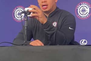 泰倫盧：我們計(jì)劃就是讓約基奇單打，切斷他傳球，但沒想到他能砍55分??