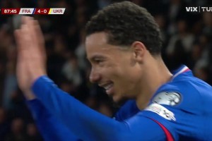 埃基蒂克推射破門！攻入國(guó)家隊(duì)處子球！姆總禁區(qū)內(nèi)橫傳送助攻！