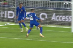 姆總雙響！禁區(qū)內(nèi)亂戰(zhàn)姆巴佩后點(diǎn)補(bǔ)射得手！法國(guó)3-0領(lǐng)先烏克蘭！