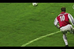 帥是一種感覺！內(nèi)馬爾的經(jīng)典慶祝動(dòng)作！