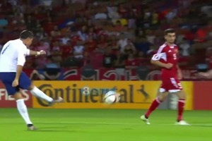 當(dāng)年遭亞美尼亞球迷喊梅西！C羅神級(jí)停球+世界波戴帽回應(yīng)