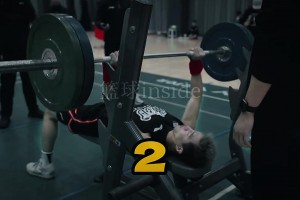 郭艾倫體測80KG臥推12個，最后感覺有點力竭了！