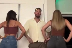 會(huì)玩??！水爺拉莫斯和兩位美女熱舞