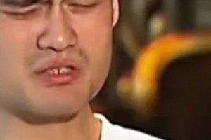 靈魂拷問！姚明接受魯豫采訪名場面：是不喜歡唱還是唱的不好？