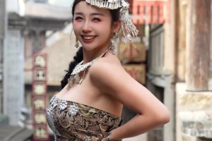 美不美？??張曼源曬自己苗族裝扮：是時候拿出我寶藏庫存了