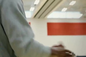 戰(zhàn)績好有你一份功勞？麥迪此前重回猛龍訓(xùn)練館指導(dǎo)年輕人！