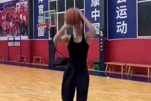 “巔峰期的威少?zèng)_起來(lái)誰(shuí)能擋得住”？