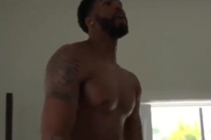 這時候身材太完美了！濃眉剛到湖人時的健身房訓(xùn)練！