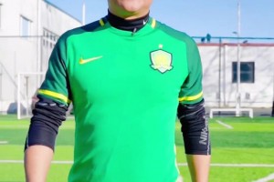 京津一家親?！實(shí)拍：津門虎球迷在工體受到國(guó)安球迷熱烈歡迎