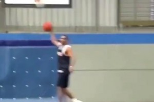 加內(nèi)特2000年美國隊(duì)內(nèi)單挑 ！不敢想象巔峰狼王有多可怕??