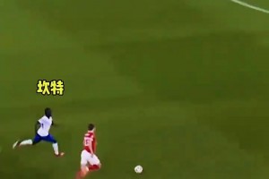 當(dāng)33歲的坎特瘋狂回追化解絕平單刀，張路：他的防守真是藝術(shù)！