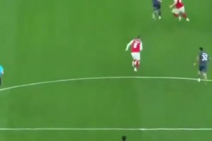 國外槍迷：為什么厄德高沒傳球給約克雷斯？