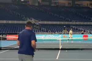 有點東西??！和阿爾卡拉斯對打網(wǎng)球的胖子是誰？