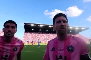 憨憨的??！你聽過梅西說英語嗎？裁判鏡頭記錄下了這一刻