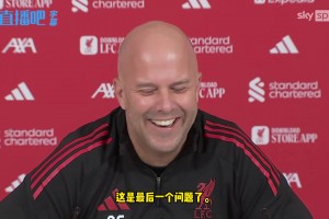 記者不斷追問是否收到薩拉赫道歉，斯洛特直接被整笑了??